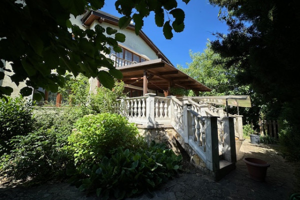 Priestranný dom vhodný na podnikanie  sídlo firmy