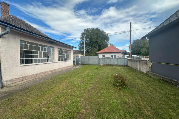 Rodinný dom s veľkým pozemkom v obci Gomboš, len 20 km od Košíc