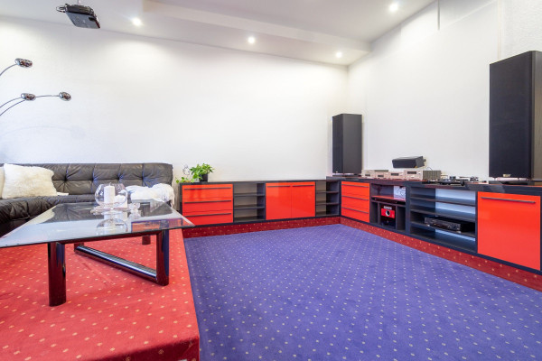 For Sale – Exclusive Commercial Premises in the Heart of Košice (Hlavná 25)