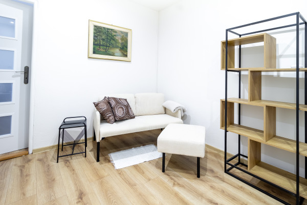 Na prenájom: moderný 2-izbový byt, 65 m², Ludmanská ulica – voľný ihneď