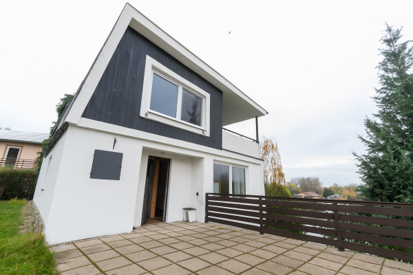 Unikátna murovaná celoročná chata Čaňa – dokonalé miesto pri vode