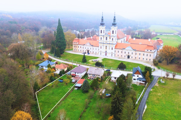 Dom pri lese s nádherným pozemkom – ideálne miesto pre tichý a kvalitný život