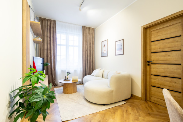 Prenájom plne zariadeného 2-izb. bytu v centre Košíc – Gogoľova ulica KE-Sever