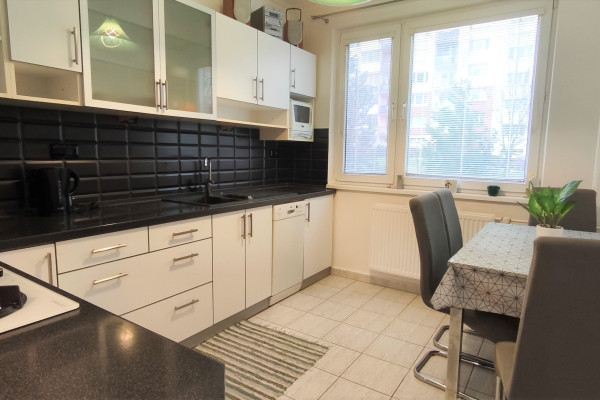 Na prenájom 3-izbový byt s loggiou – Aténska ulica, Košice – Sídlisko Ťahanovce