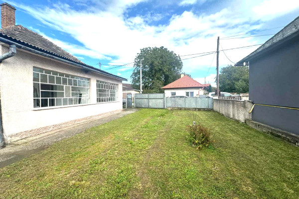 Predaj: Rodinný dom s priestranným pozemkom – Gomboš