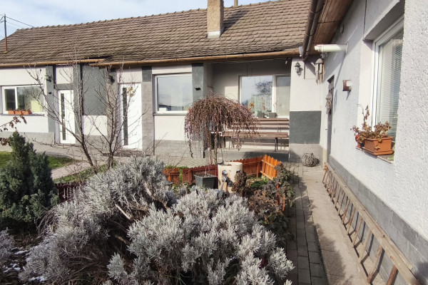 Na predaj 4-izbový gazdovský rodinný dom v obci Veľká Ida