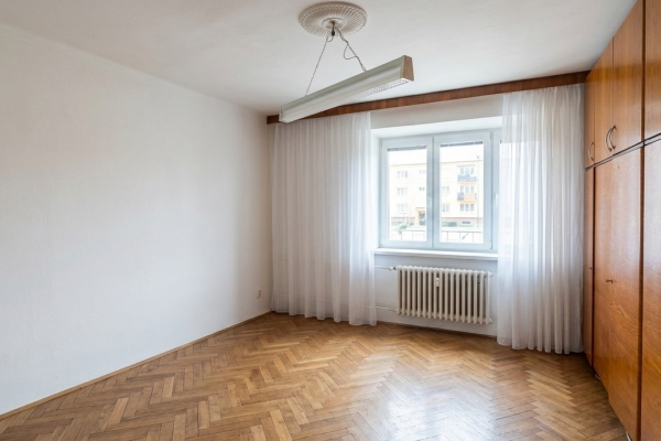 NADČASOVÝ SKVOST V SRDCI MALEJ PRAHY: 3-izbový tehlový byt - Zimná, Košice