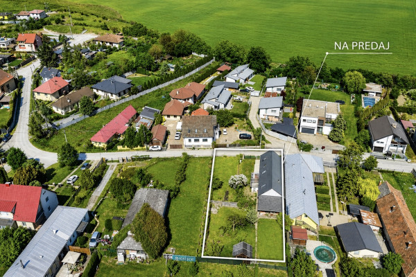 Rodinný dom s možnosťou rozšírenia bývania a veľkým pozemkom – Valaliky