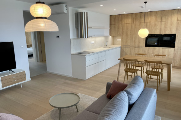 Luxusný 3-izb. byt s terasou a privátnym dvorom, Trnavská ul