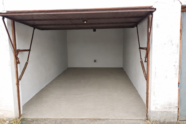 Murovaná garáž 19 m² na Jantárovej ulici – Košice – Juh