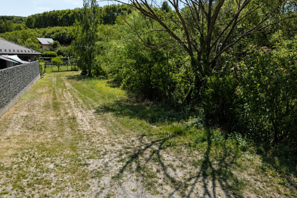 Predaj slnečného, rovinatého pozemku- záhrada 800 m² – Byster (Sady nad Torysou)