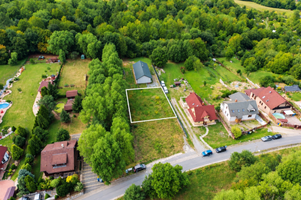 POZEMOK V RUSKEJ NOVEJ VSI – 704 m²
