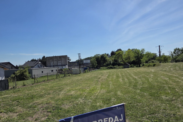 TOP INVESTÍCIA: Developerský pozemok 2 607 m² v stredisku Hôrka (Zemplínska šírava)