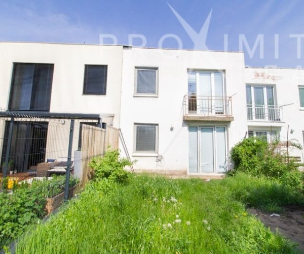 RODINNÝ DOM NA SÍDLISKU PODHRADOVÁ