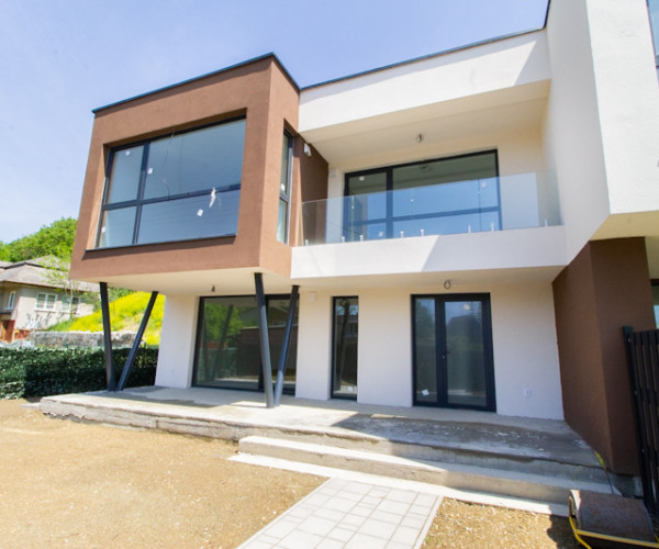 Moderná 5 izbová novostavba rodinného domu v meste - v ŠTANDARDE