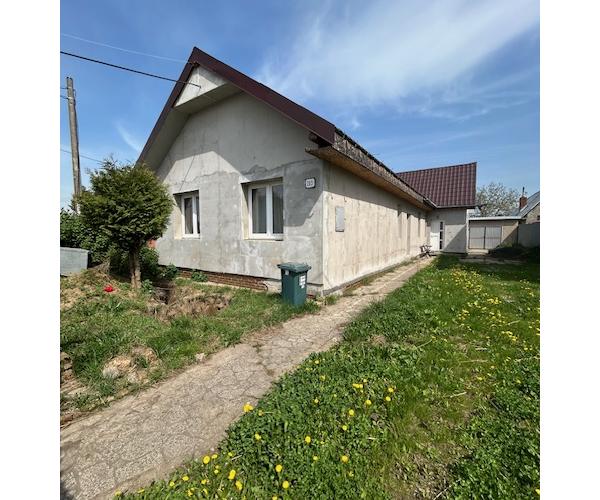 4 a pol - izbový rodinný dom v obci Kokšov - Bakša