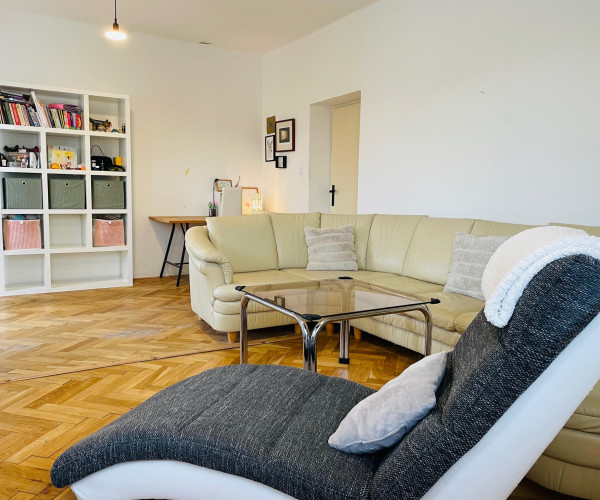 Priestranný byt o výmere 92 m2 na prenájom - ul. Urbánkova