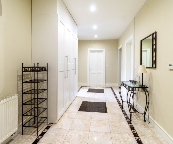 PRENÁJOM 3 - IZBOVÉHO BYTU V CENTRE, GARÁŽOVE STATIE,UL. ŠTEFÁNIKOVA, KOŠICE