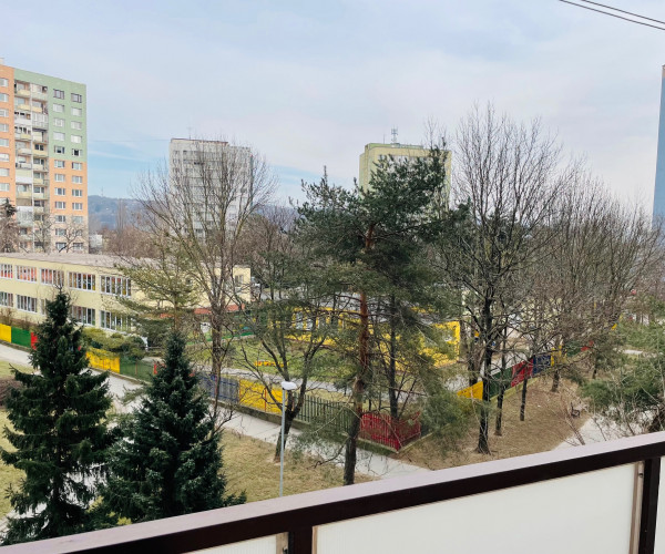 Krásny, slnečný 3-izbový byt na prenájom v centre mesta – Ludmanská ulica