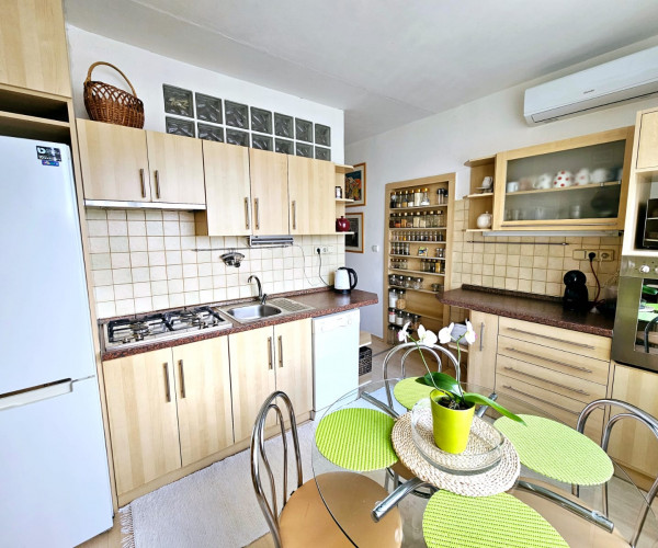 Prenájom 3 izbového bytu na Škultétyho ul. - blízko centra