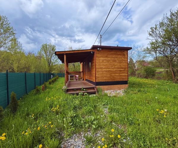 Záhrada s drevodomčekom v Nižnej Hutke