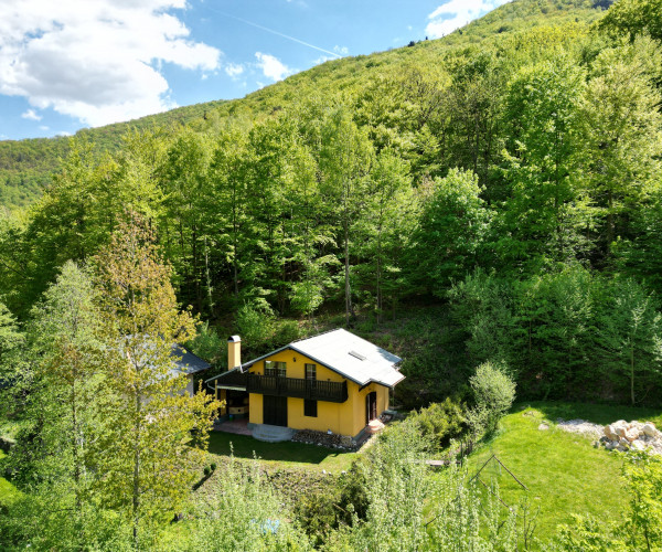 NA PREDAJ: Luxusná celoročná chata pri Ružíne s nádherným výhľadom