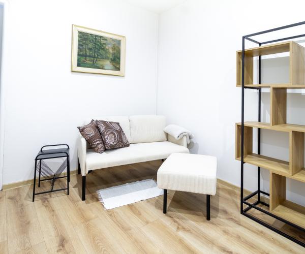 Na prenájom: moderný 2-izbový byt, 65 m², Ludmanská ulica – voľný ihneď