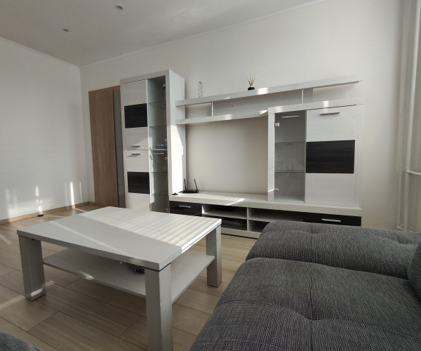 Na prenájom zariadený 2-izbový byt na ul. Benadova v Košiciach