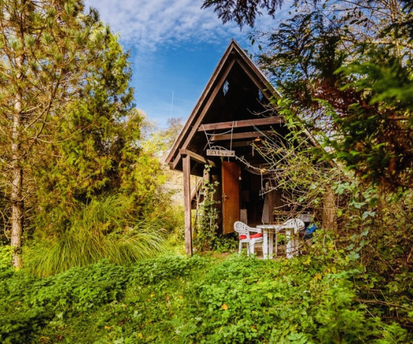 Na predaj: oplotená záhrada s chatkou vo Veľkej Lodine
