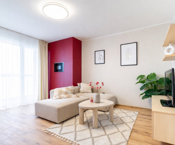 Predaj:1,5-izbový byt,komplet.rekonštrukcia, Titogradská,KVP