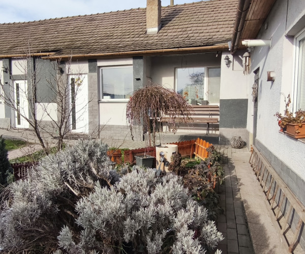 Na predaj 4-izbový gazdovský rodinný dom v obci Veľká Ida