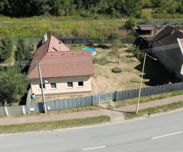 Na predaj: Rodinný dom v Nižnom Medzeve s garážou a pozemkom 849m2