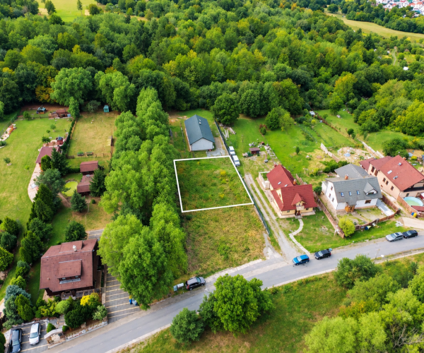 POZEMOK V RUSKEJ NOVEJ VSI – 704 m²