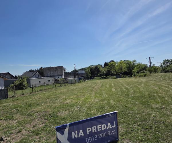 TOP INVESTÍCIA: Developerský pozemok 2 607 m² v stredisku Hôrka (Zemplínska šírava)