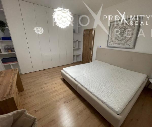 Rezidencia Mestsky park - 3izb. byt, kompletne zariadený, garážové státie