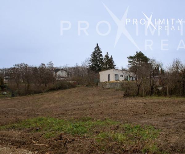 PEKNÁ, SLNEČNÁ ZÁHRADA V LOKALITE VYŠNÉ OPÁTSKE