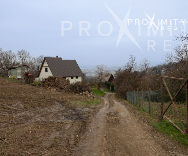 PEKNÉ, SLNEČNÉ ZÁHRADY V LOKALITE VYŠNÉ OPÁTSKE