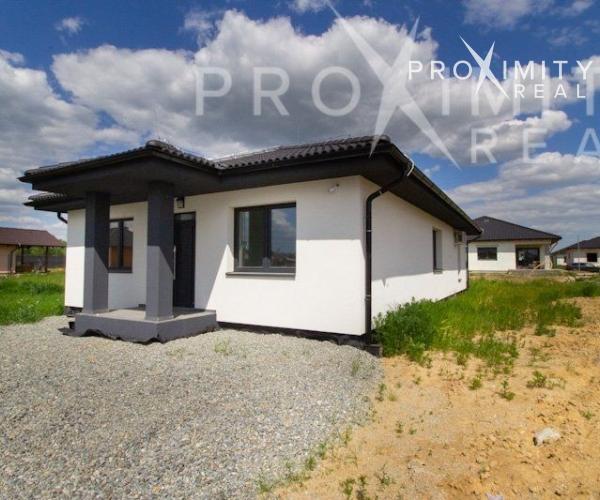 NOVOSTAVBA - 4 izbový BUNGALOV v obci Mokrance, okr. Košice – okolie