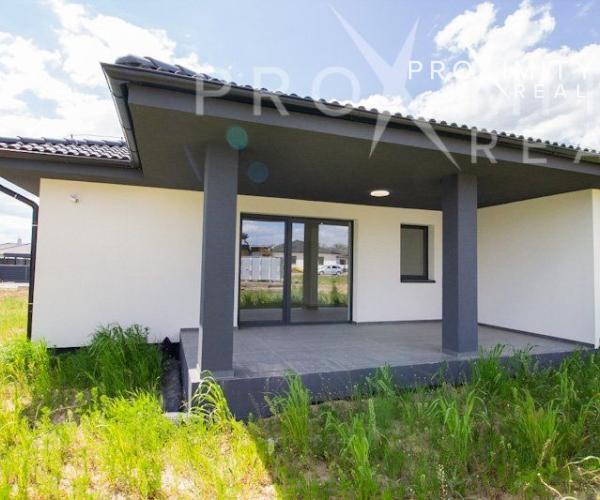 NOVOSTAVBA - 4 izbový BUNGALOV v obci Mokrance, okr. Košice – okolie