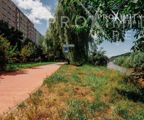 3-izbový byt s dvomi loggiami v pokojnej lokalite na sídl. Nad Jazerom