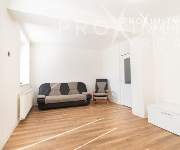 RODINNÝ DOM NA SÍDLISKU PODHRADOVÁ