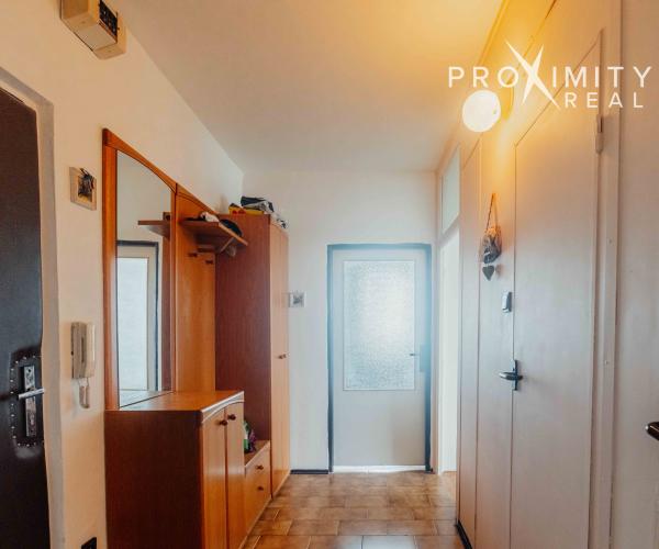 3-izbový byt s dvomi loggiami v pokojnej lokalite na sídl. Nad Jazerom