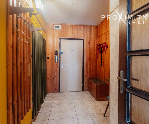 REZERVOVANÉ!2-izb byt s loggiou, ideálny na rekonštrukciu na sídl. Darg. hrdinov