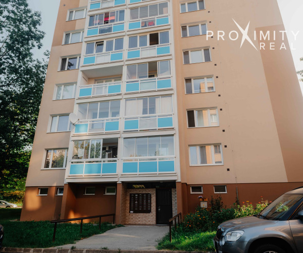 REZERVOVANÉ!2-izb byt s loggiou, ideálny na rekonštrukciu na sídl. Darg. hrdinov