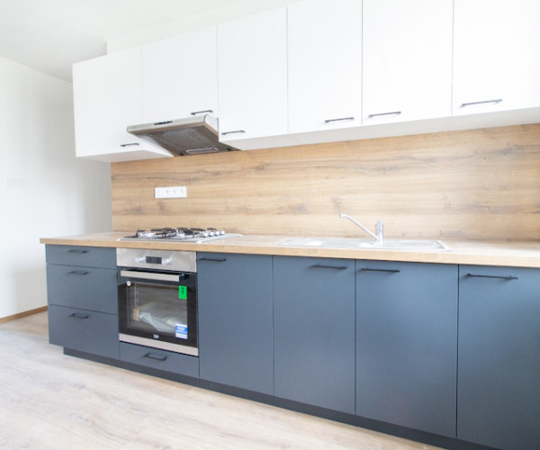 2 - izbový zrekonštruovaný byt s balkónom - Moldava
