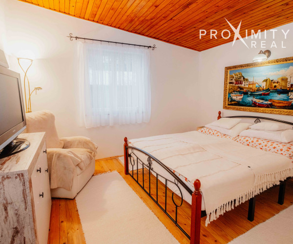 REZERVOVANÉ!Kompletne zariadená celoročne obývateľná chata-ihneď voľná, VYŠNÁ HUTKA, Košice