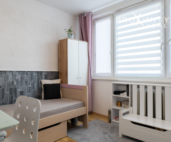 REZERVOVANÉ!Slnečný priestranný 4-izbový byt, IRKUTSKÁ, Košice-Nad jazerom