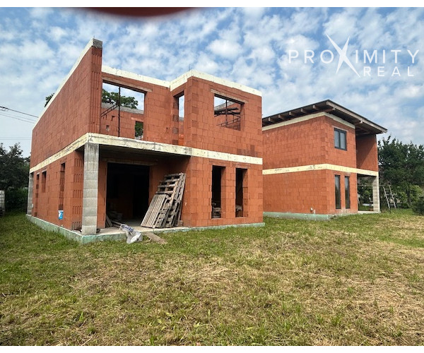 NOVOSTAVBA - v štádiu HOLODOM v obci Sokoľany