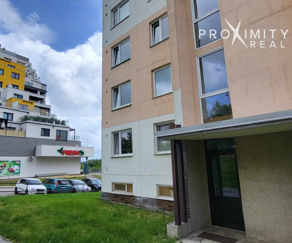 REZERVOVANÉ!2 izbový byt s loggiou na predaj - ZARIADENÝ - KVP