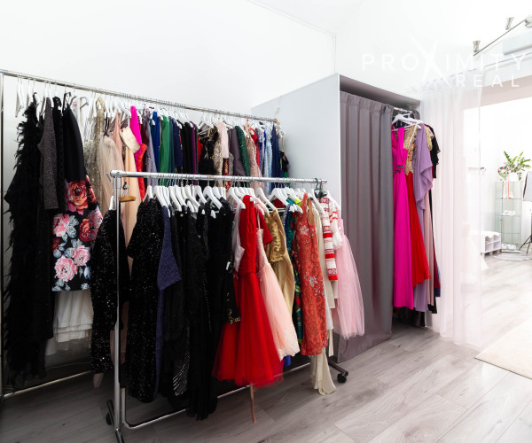 Odstúpenie zabehnutého a kompletne zariadeného SVADOBNÉHO SALÓNU